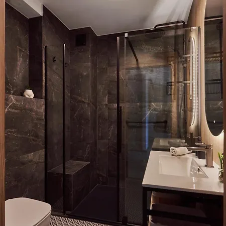 - Mistral 公寓 斯维诺乌伊希切